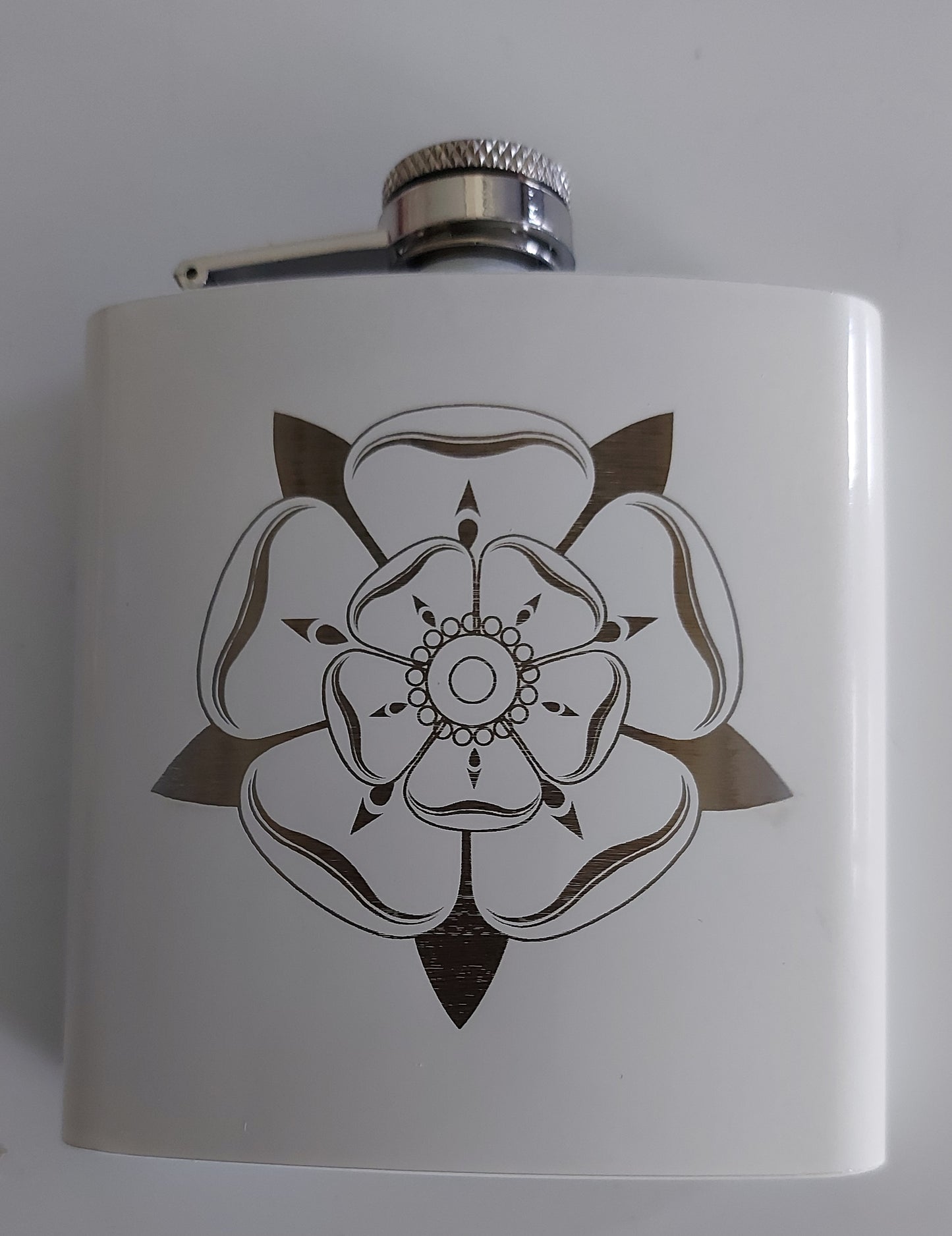 Jacobite / Yorkshire Rose – 6oz Engraved Hip Flask Gift Set