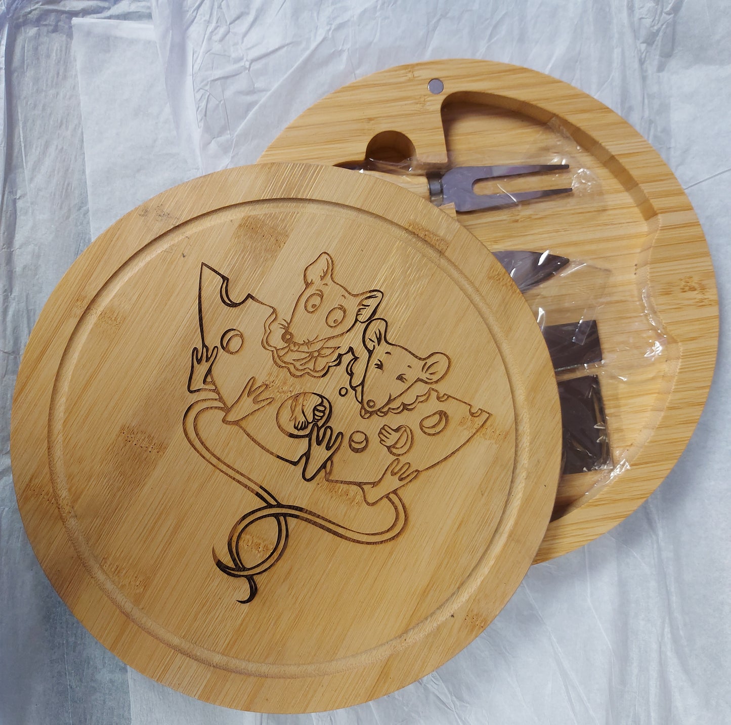 Cheese Board with Knives – Laser Engraved Design